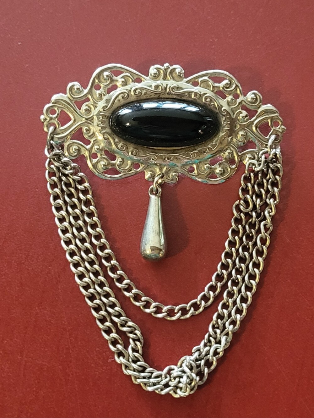 Vintage silver-tone filigree brooch pin Victorian black Oval Center